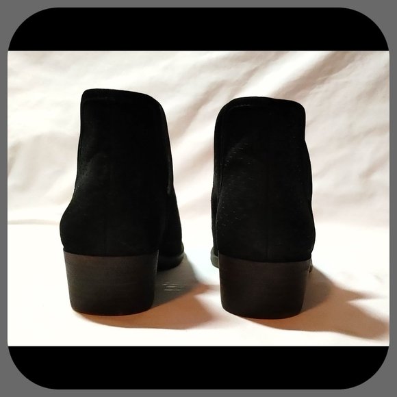 LUCKY BRAND || Peter Pan Style Ankle Boot (SIZE 6.5) - Picture 4 of 4